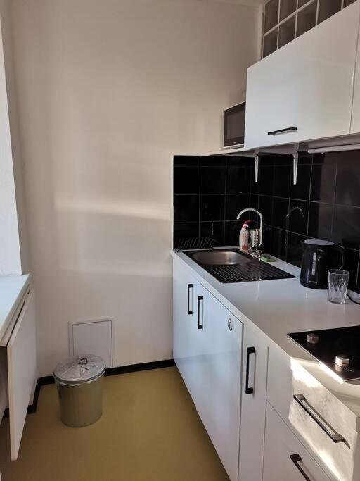 Cozy Studio In The City Centre Near Train Station Bratysława Zewnętrze zdjęcie
