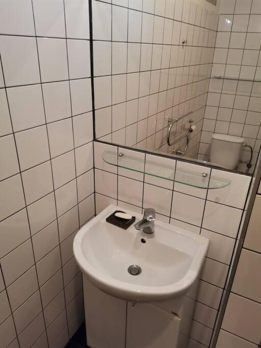 Cozy Studio In The City Centre Near Train Station Bratysława Zewnętrze zdjęcie